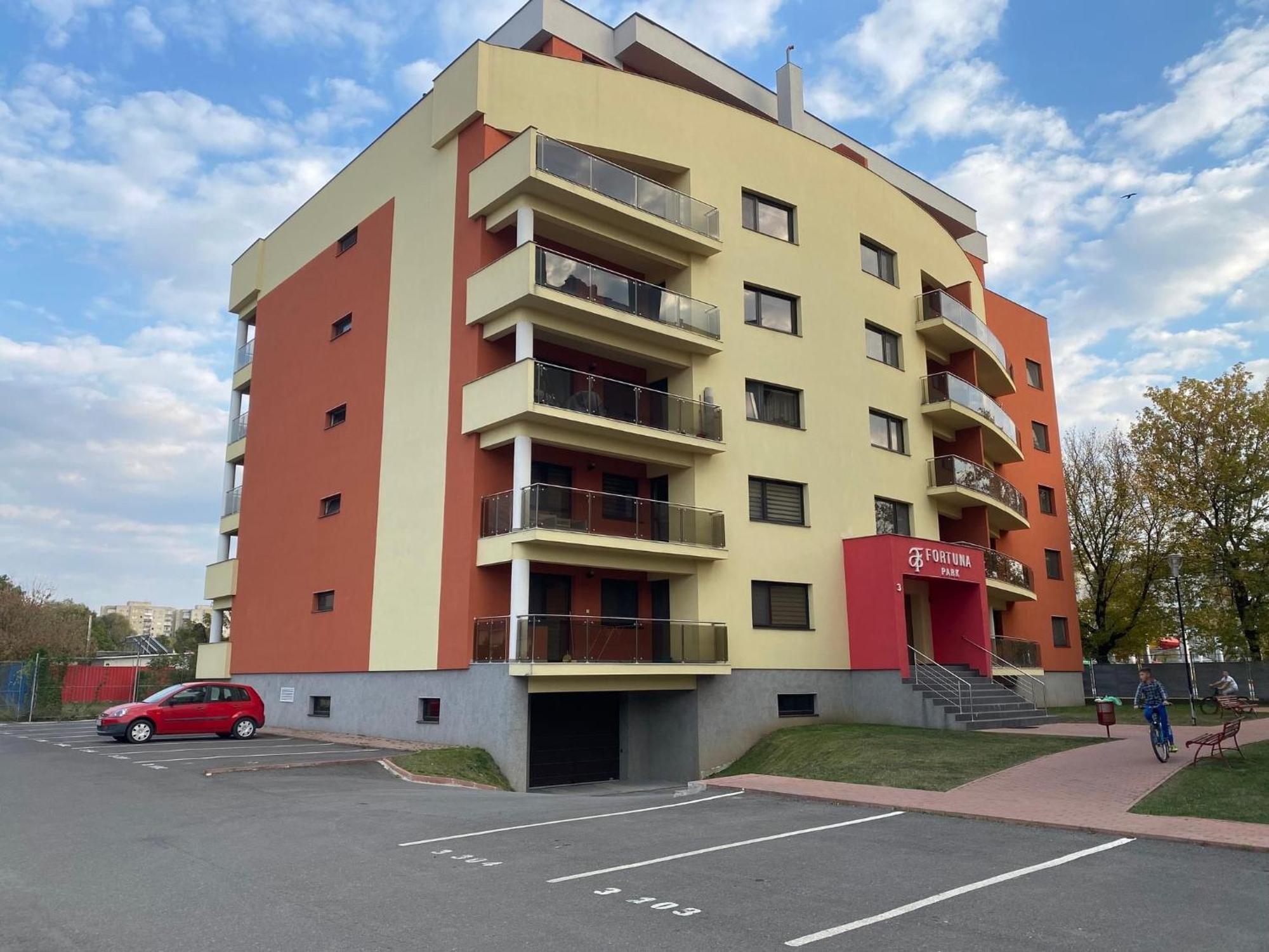 Studio Fortuna Park Sfantu Gheorghe  Luaran gambar